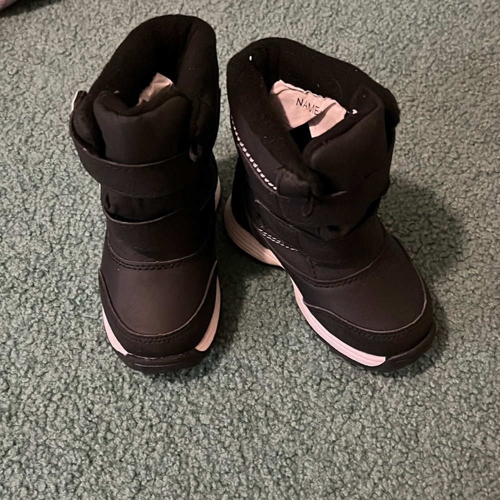 Toddler size 6 boots